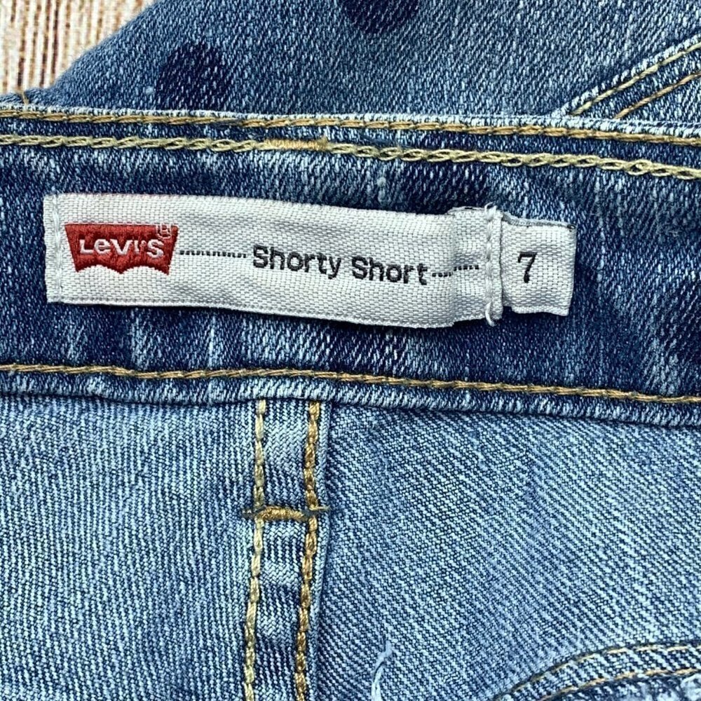 🎉Levi's Light Wash Denim Polkadot Shorty Shorts - Picture 3 of 6